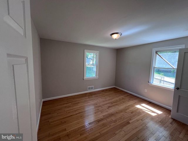 1703 LEE RD, Fort Washington, MD 20744