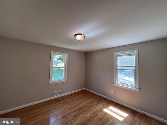 1703 LEE RD, Fort Washington, MD 20744