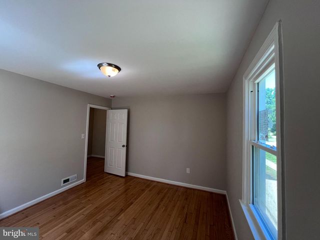 1703 LEE RD, Fort Washington, MD 20744
