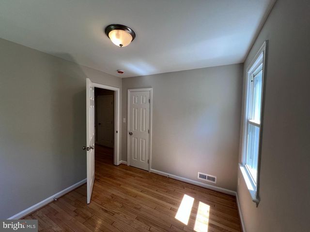 1703 LEE RD, Fort Washington, MD 20744