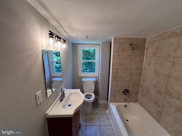 1703 LEE RD, Fort Washington, MD 20744