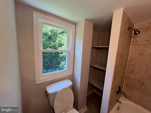1703 LEE RD, Fort Washington, MD 20744