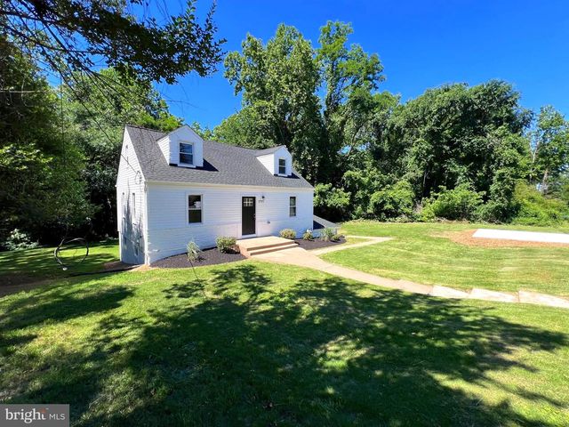 1703 LEE RD, Fort Washington, MD 20744