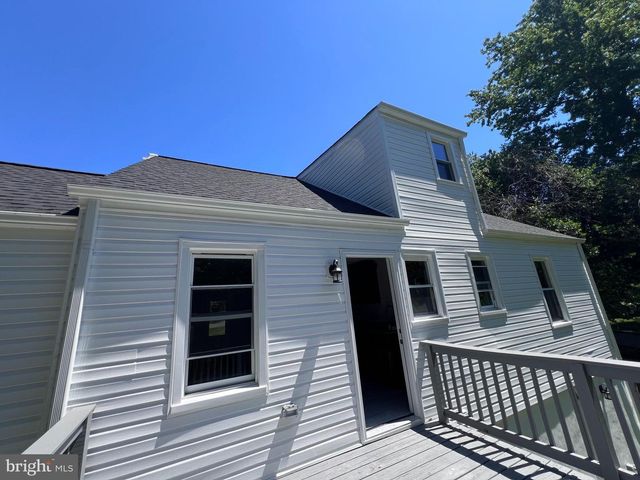 1703 LEE RD, Fort Washington, MD 20744