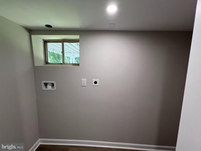 1703 LEE RD, Fort Washington, MD 20744