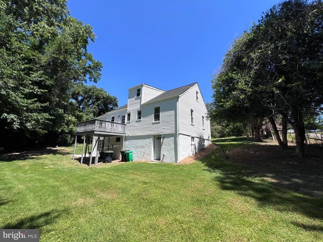 1703 LEE RD, Fort Washington, MD 20744
