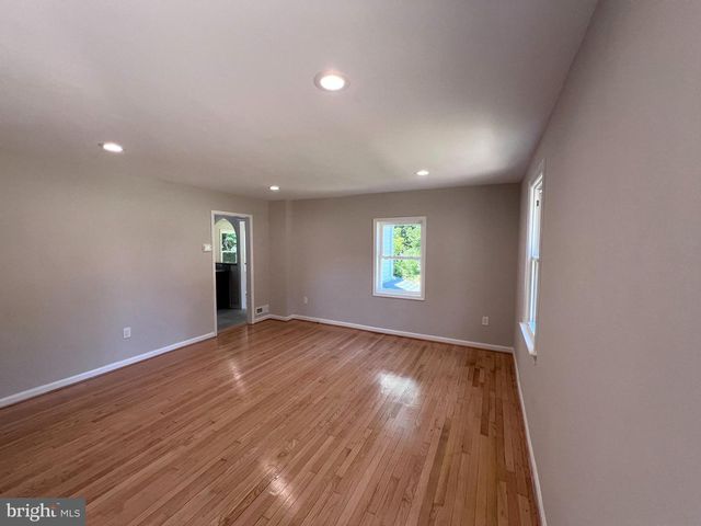 1703 LEE RD, Fort Washington, MD 20744