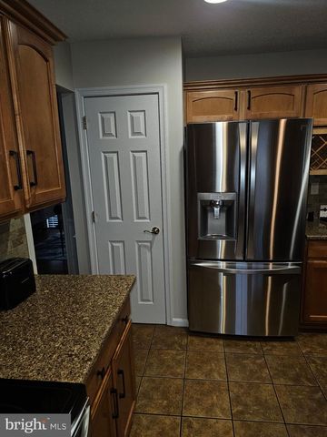 220 WILLIAMSBURG CIR, La Plata, MD 20646