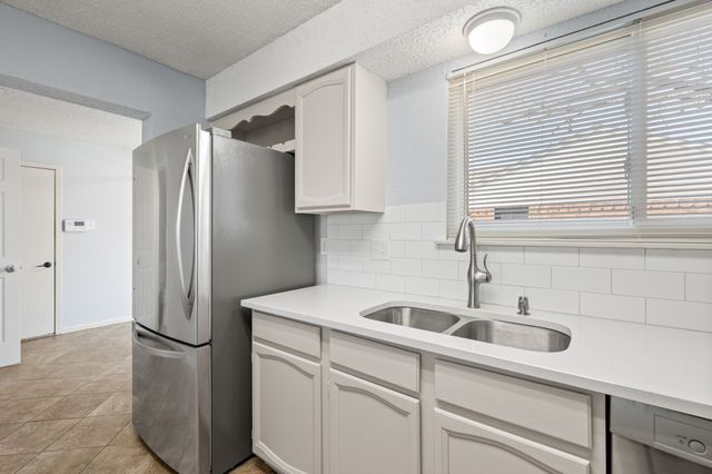 2621 Bayberry Lane, Euless, TX 76039