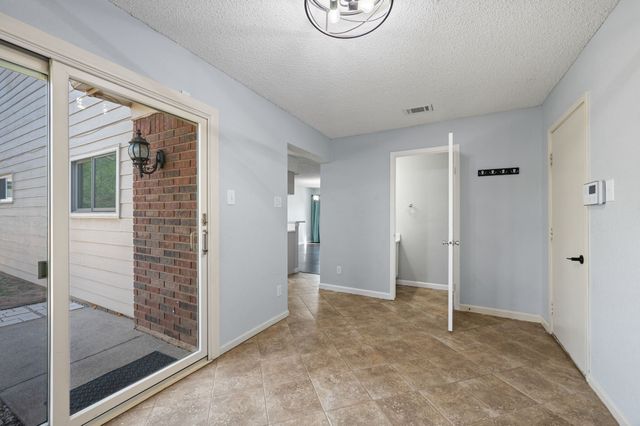 2621 Bayberry Lane, Euless, TX 76039