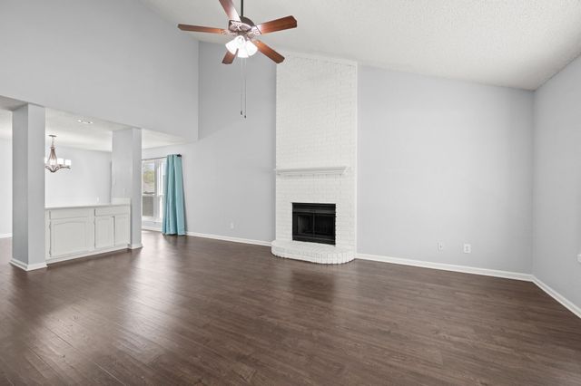 2621 Bayberry Lane, Euless, TX 76039