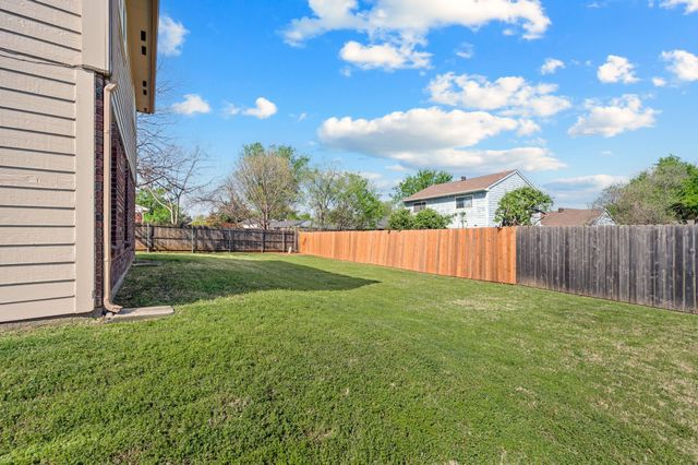 2621 Bayberry Lane, Euless, TX 76039