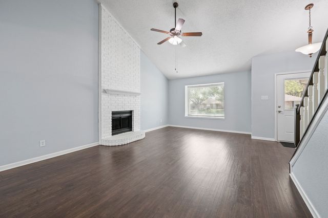 2621 Bayberry Lane, Euless, TX 76039