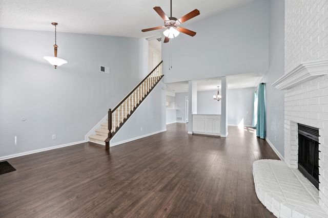 2621 Bayberry Lane, Euless, TX 76039