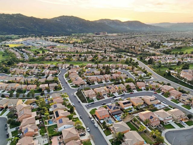 32892 Monte Dr, Temecula, CA 92592