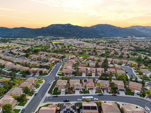 32892 Monte Dr, Temecula, CA 92592