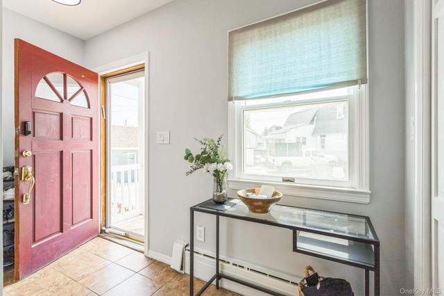 55 West Avenue, Lawrence, NY 11559