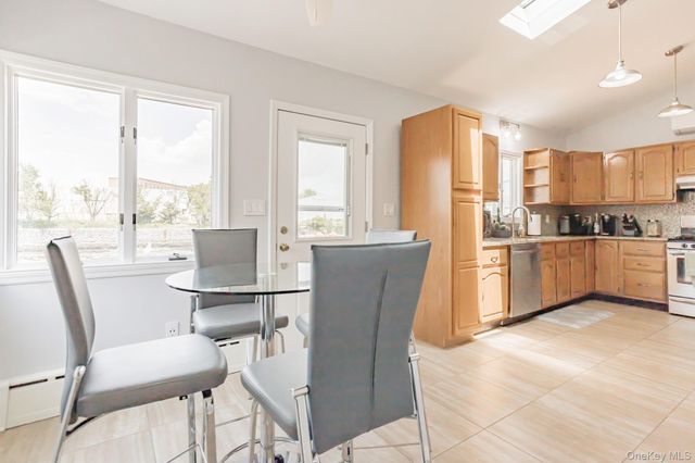55 West Avenue, Lawrence, NY 11559