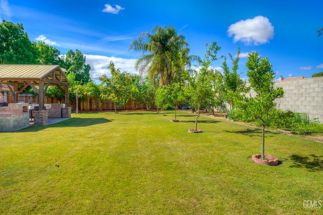 2441 Ollie Court, Bakersfield, CA 93314