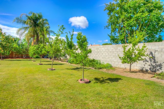 2441 Ollie Court, Bakersfield, CA 93314