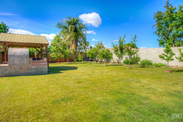 2441 Ollie Court, Bakersfield, CA 93314