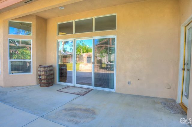 2441 Ollie Court, Bakersfield, CA 93314