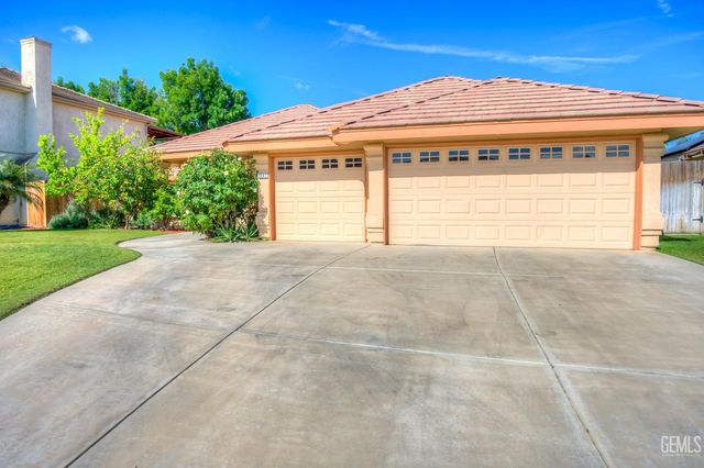 2441 Ollie Court, Bakersfield, CA 93314