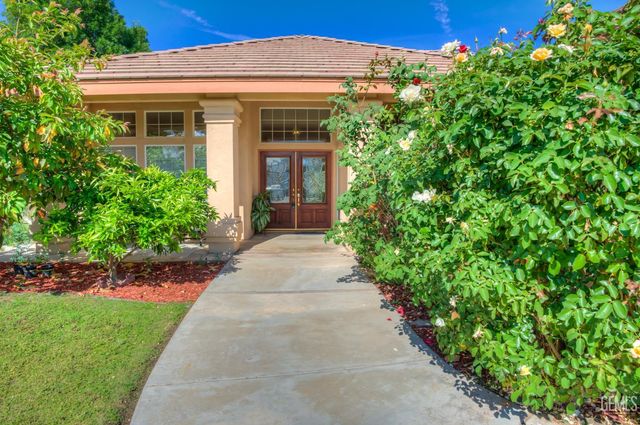 2441 Ollie Court, Bakersfield, CA 93314