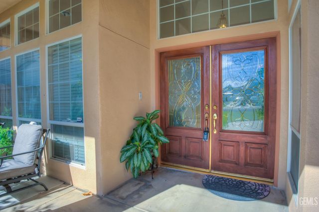 2441 Ollie Court, Bakersfield, CA 93314