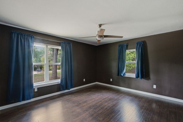 128 Redbird Lane N, Azle, TX 76020