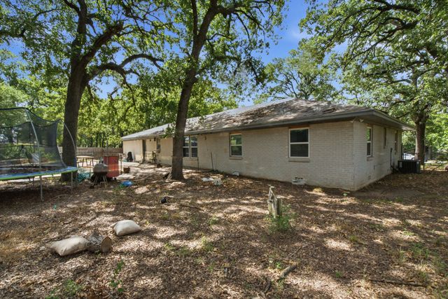 128 Redbird Lane N, Azle, TX 76020