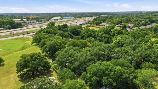 128 Redbird Lane N, Azle, TX 76020