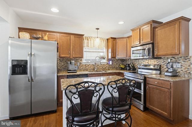 1470 MATTHEW DR, York, PA 17404