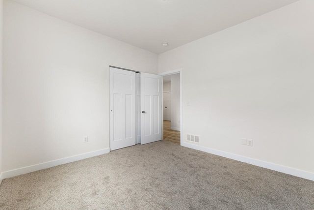 2708 21st St NW, Minot, ND 58703