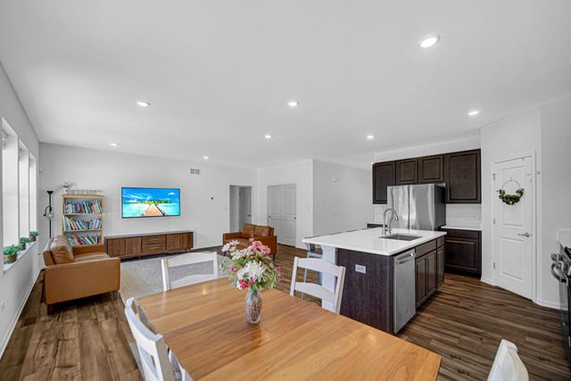 3910 Iron Gate Drive, Valparaiso, IN 46385