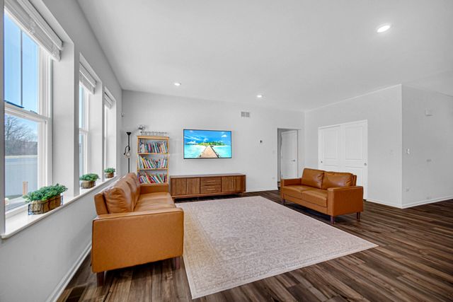 3910 Iron Gate Drive, Valparaiso, IN 46385