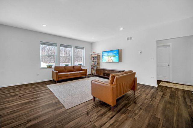 3910 Iron Gate Drive, Valparaiso, IN 46385