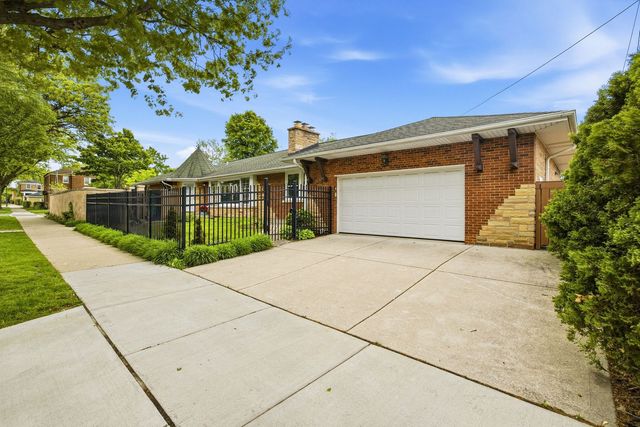 1758 N Natoma Avenue, Chicago, IL 60707