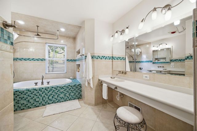 1758 N Natoma Avenue, Chicago, IL 60707