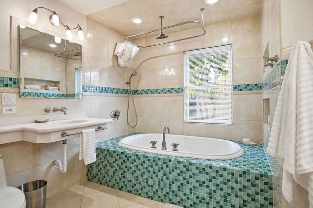 1758 N Natoma Avenue, Chicago, IL 60707