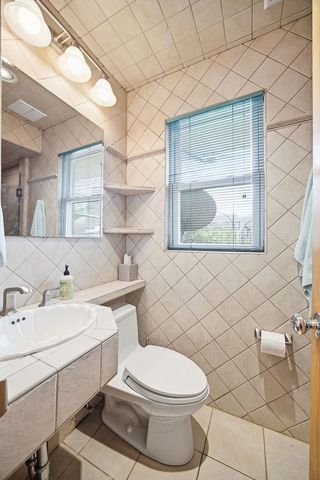 1758 N Natoma Avenue, Chicago, IL 60707