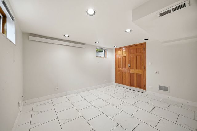 1758 N Natoma Avenue, Chicago, IL 60707