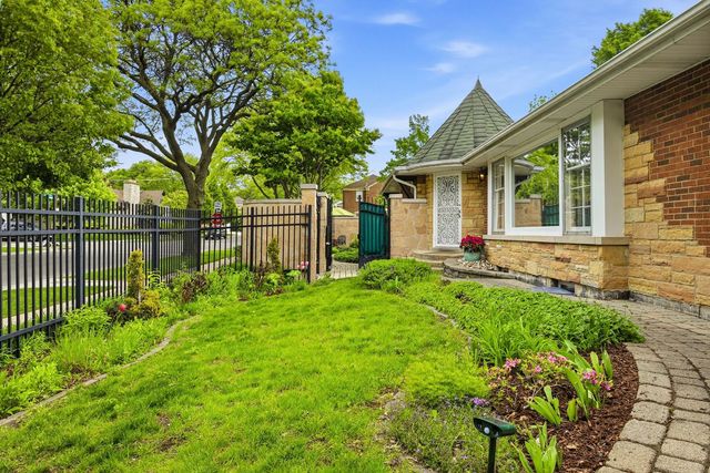 1758 N Natoma Avenue, Chicago, IL 60707