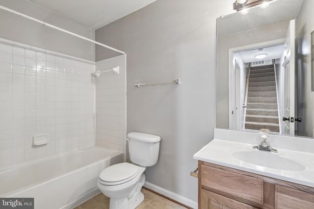 6046 PERSINGER HOUSE CT, Manassas, VA 20112
