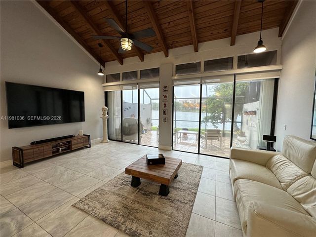 11228 NW 14th Ct, Pembroke Pines, FL 33026