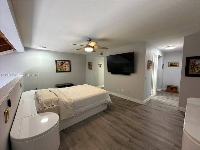 11228 NW 14th Ct, Pembroke Pines, FL 33026