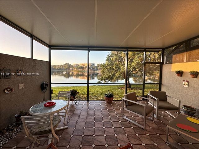 11228 NW 14th Ct, Pembroke Pines, FL 33026