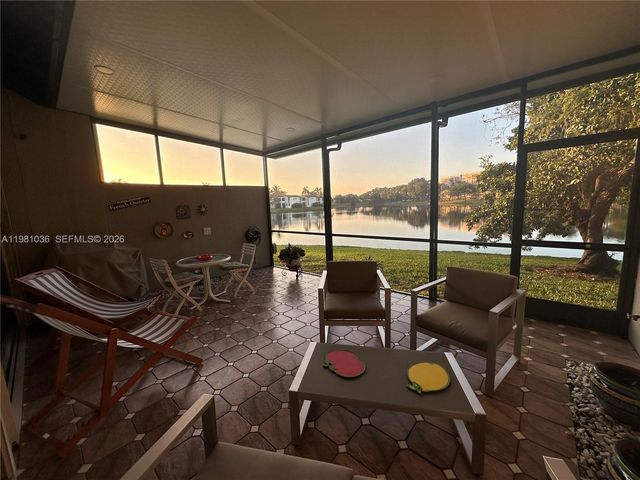 11228 NW 14th Ct, Pembroke Pines, FL 33026