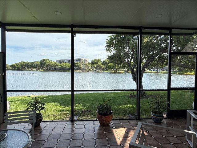 11228 NW 14th Ct, Pembroke Pines, FL 33026