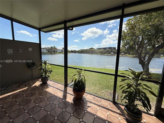 11228 NW 14th Ct, Pembroke Pines, FL 33026